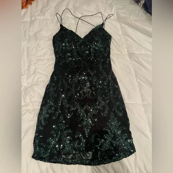 Windsor Dresses Black Dress With Green Sequin From Windsor